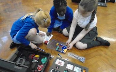 Snap Circuits in LKS2