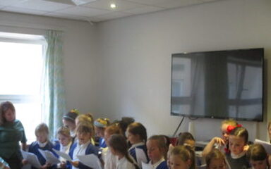 Choir sing at the QE