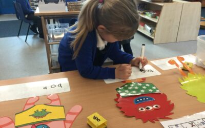 Aliens Love Underpants!