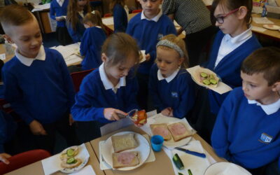 LKS2 Make Sandwiches