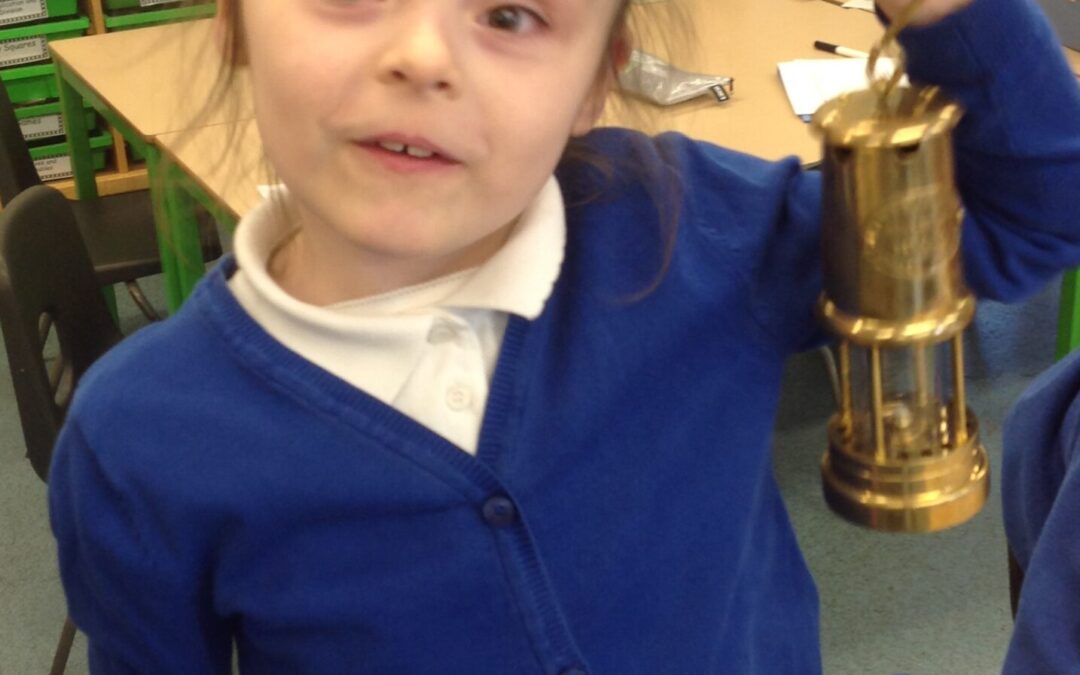 KS1 Investigate a Box of Delights